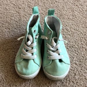 Carter’s Girls Toddler 5 high top shoes